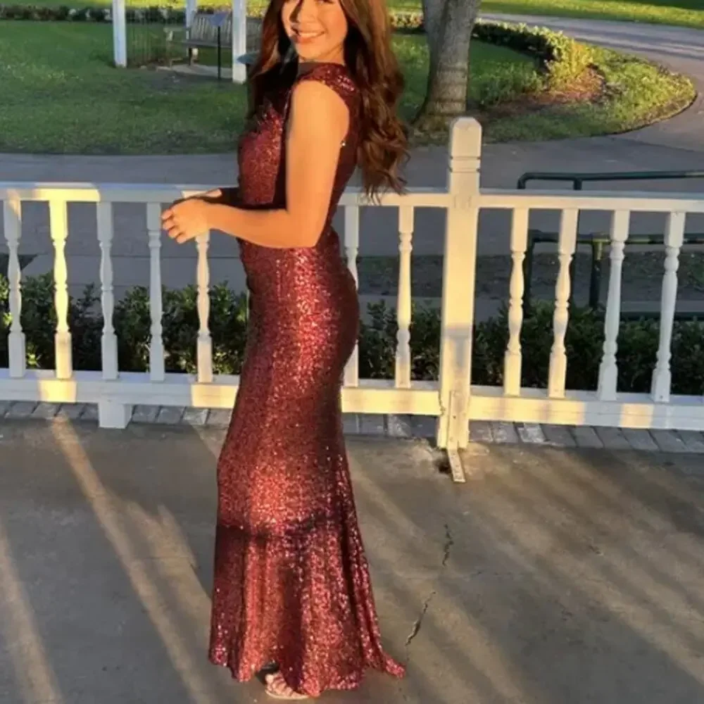 Badgley Mischka Bordeaux Red Sequin Gown Size 22 Off Shoulder Formal Luxury $695 - Picture 7 of 14